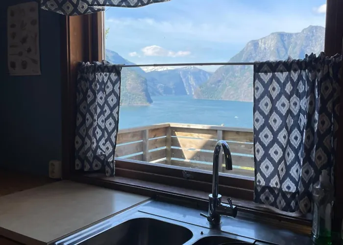 Daire Kvam - Stegastein Aurland